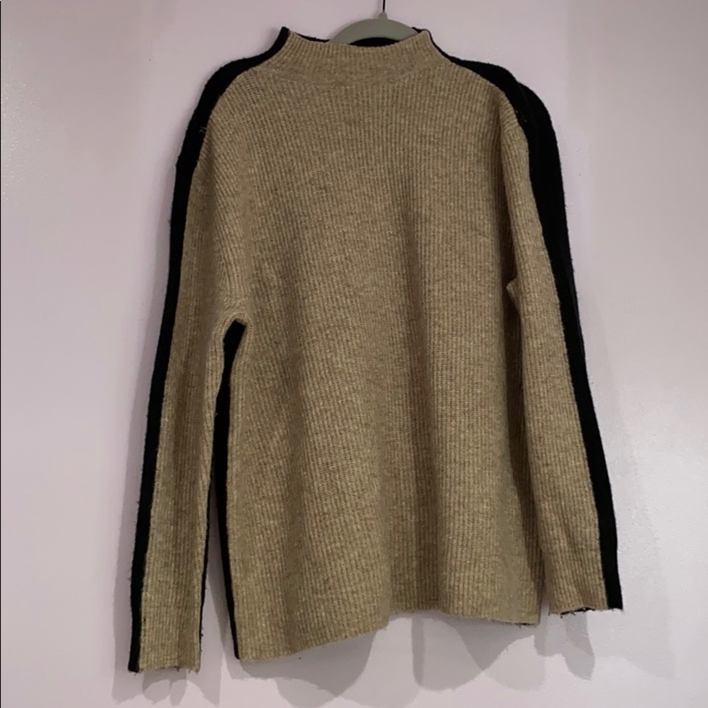 Vince Camuto Sweater
